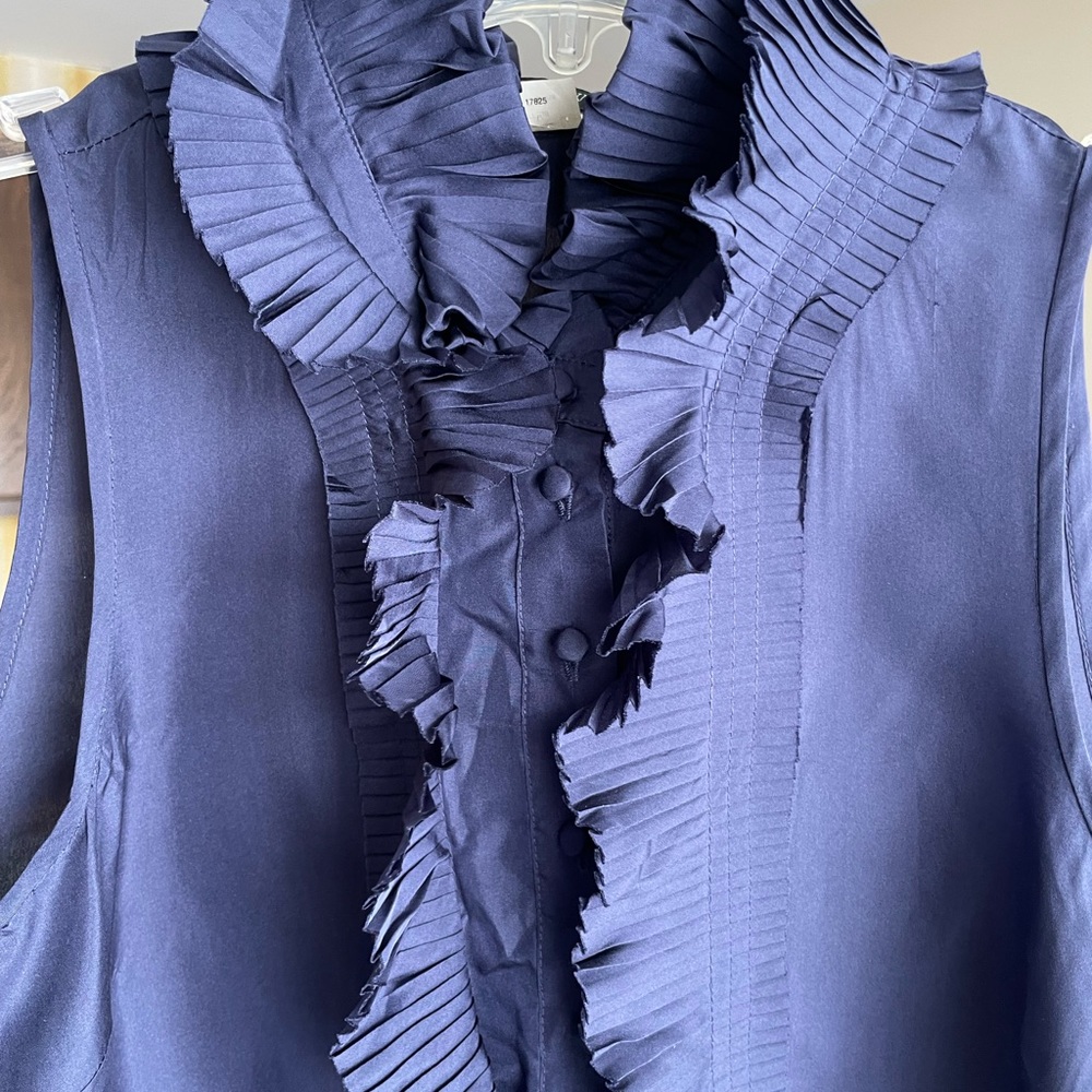 JCREW 100%silk sleeveless blouse size 2 navy blue